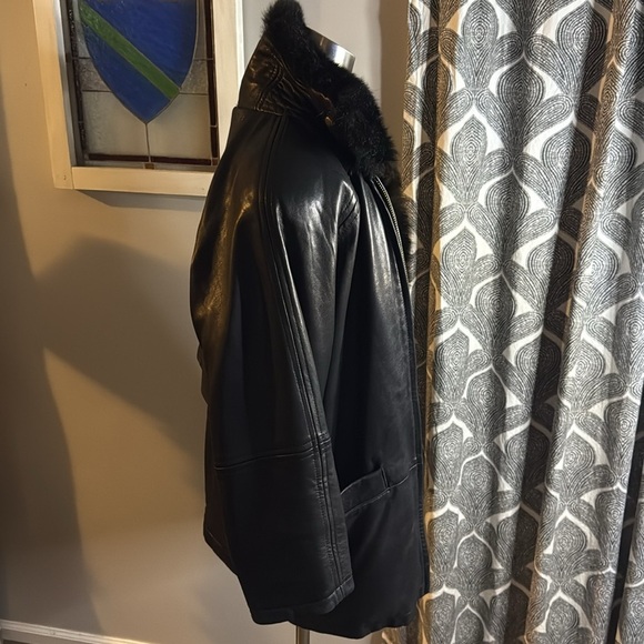 Andrew Marc Leather Jacket With Removable Fur Vest Lining- 2 Jackets in 1 - Picture 9 of 16